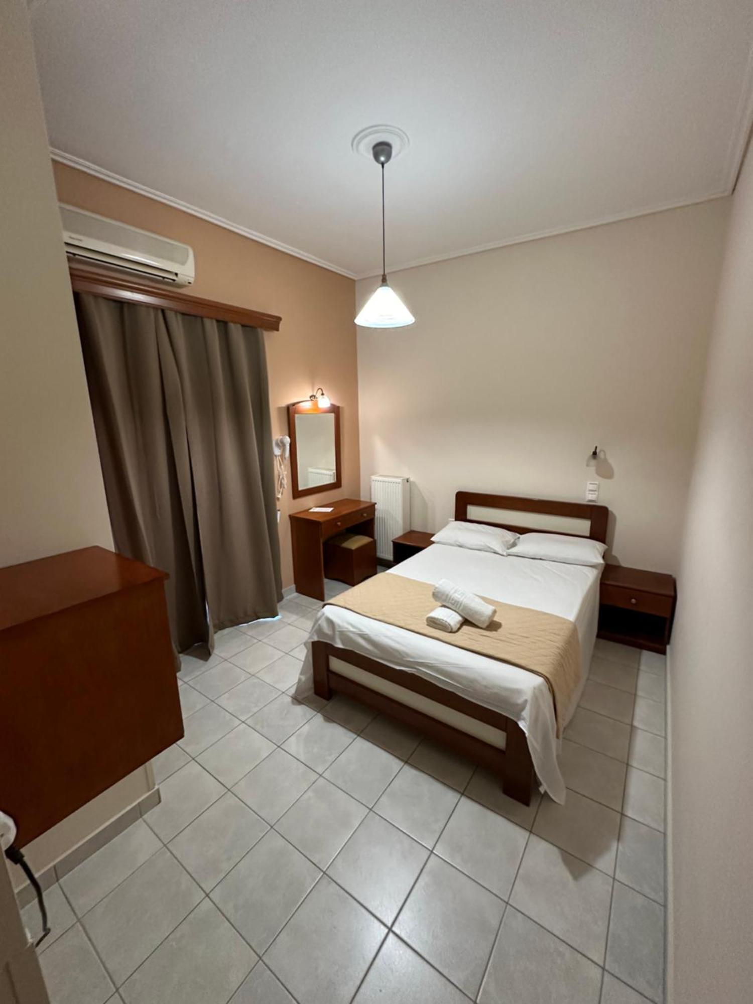 Nevada Hotel Kalamáta Kamer foto
